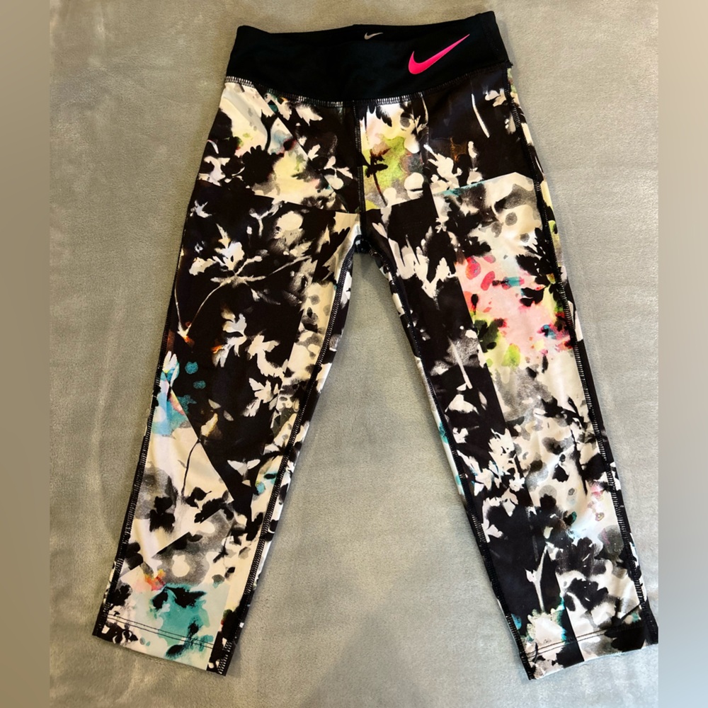 Nike Kids' Cropped Patterned Leggings Girl’s Size Small